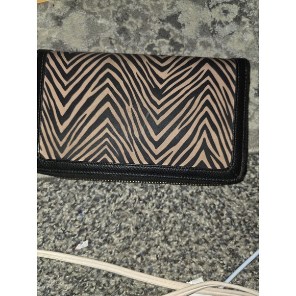 Vera Bradley Wallet Zebra Print. Fashionable, Classic, Vintage, - Picture 3 of 4